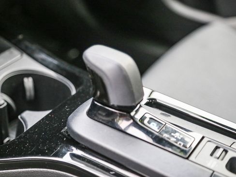 Used 2024 Toyota Prius LE image 18