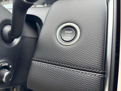 Used 2025 Land Rover Discovery Sport Dynamic SE image 30