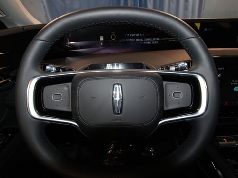 New 2026 Lincoln Nautilus Reserve w/ Jet Appearance Package image 10