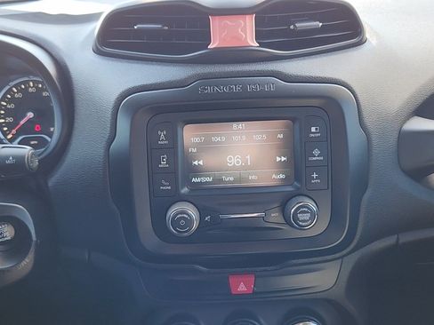 Used 2016 Jeep Renegade Latitude AWD/4WD image 13