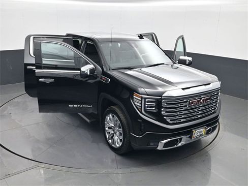 Certified 2025 GMC Sierra 1500 Denali image 29