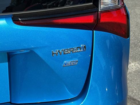 Used 2022 Toyota Prius L Eco FWD image 11