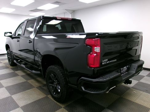 Used 2024 Chevrolet Silverado 1500 LT Trail Boss AWD/4WD image 2