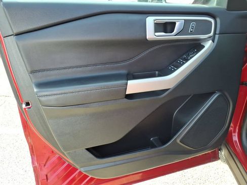 Used 2024 Ford Explorer XLT w/ Equipment Group 202A AWD/4WD image 14