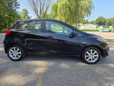 Used 2012 MAZDA MAZDA2 Touring FWD image 12