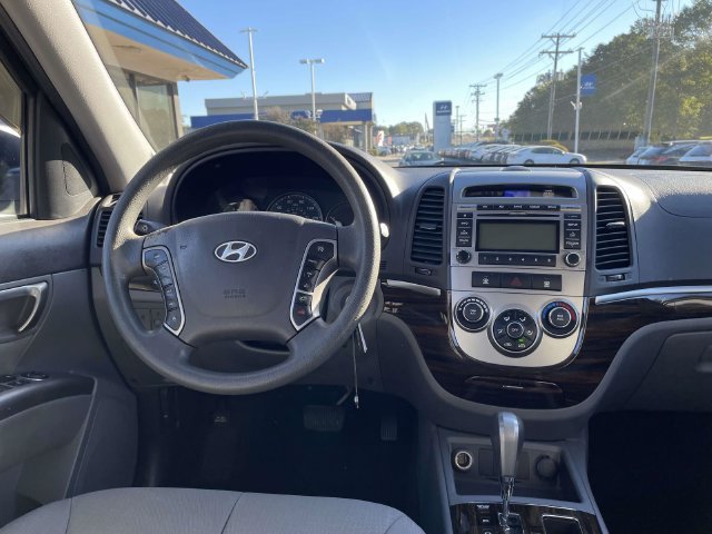 Used 2010 Hyundai Santa Fe GLS FWD image 14