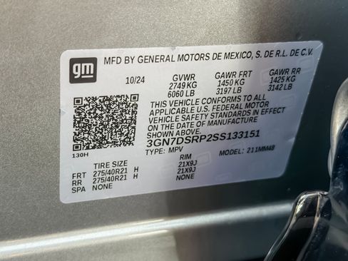 Used 2025 Chevrolet Equinox EV RS FWD image 28