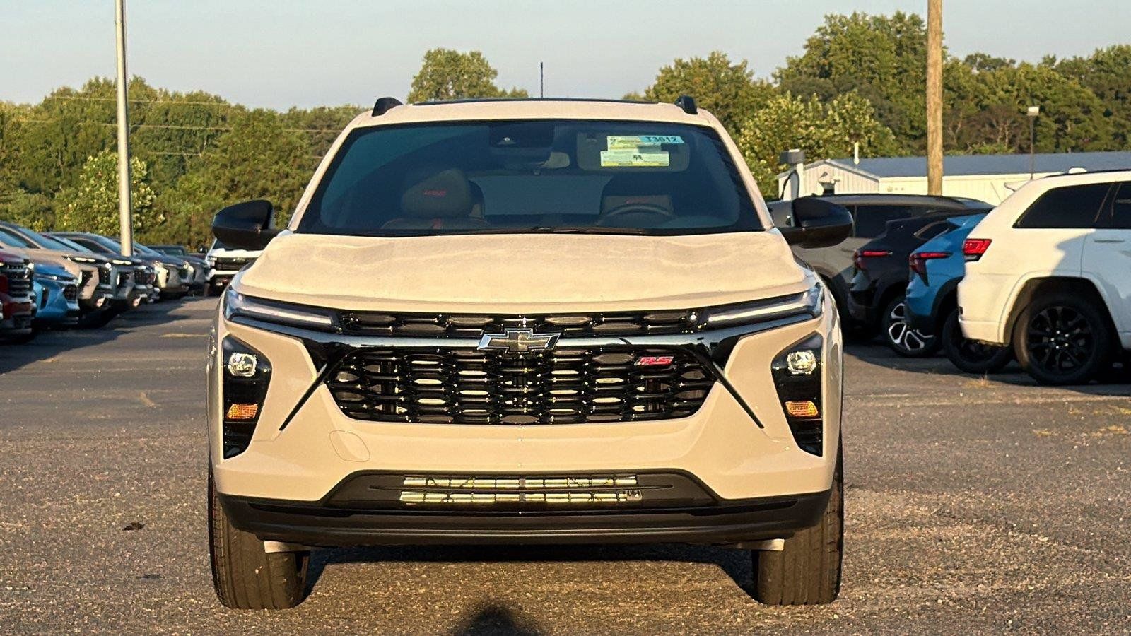 New 2026 Chevrolet Trax RS w/ Sunroof Package FWD image 2