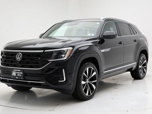 Used 2024 Volkswagen Atlas Cross Sport SEL Premium R-Line AWD/4WD image 2