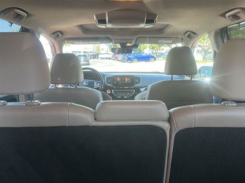 Used 2021 Honda Pilot Touring image 16