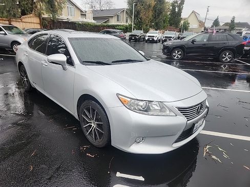Used 2014 Lexus ES 300h image 7