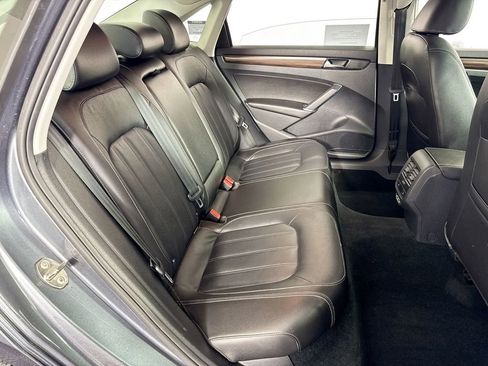 Used 2022 Volkswagen Passat 2.0T image 34