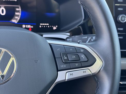 Used 2024 Volkswagen Taos SE image 22