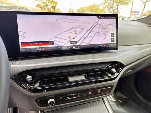 Used 2025 BMW i4 eDrive40 image 21