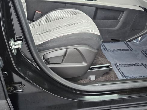 Used 2016 Chevrolet Equinox LS image 25