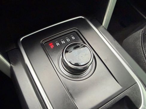 Used 2018 Land Rover Discovery Sport HSE image 19