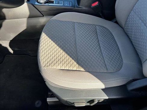 Used 2020 Ford Escape SE image 10