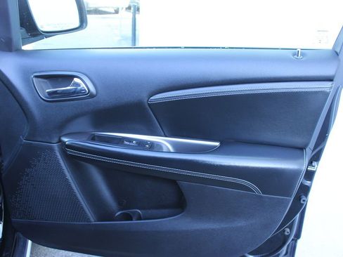 Used 2015 Dodge Journey Crossroad w/ Flexible Seating Group image 24