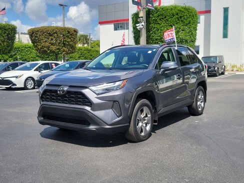 Used 2025 Toyota RAV4 XLE w/ Convenience Package FWD image 6