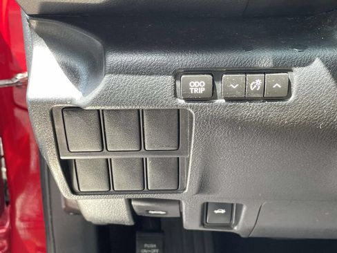 Used 2015 Lexus IS 250 RWD image 19