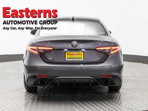 Used 2024 Alfa Romeo Giulia Veloce AWD/4WD image 6