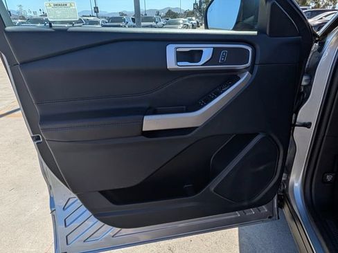 Used 2024 Ford Explorer XLT w/ Equipment Group 202A RWD image 18