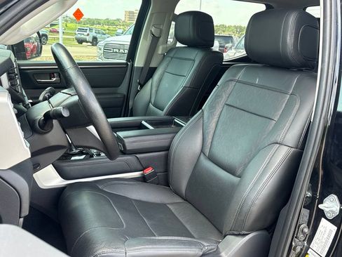 Used 2024 Toyota Tundra Limited AWD/4WD image 7