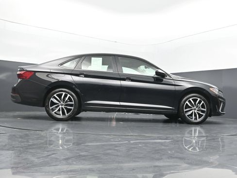 Used 2026 Volkswagen Jetta SE FWD image 39