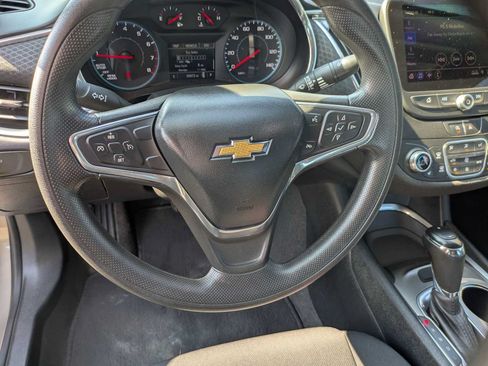 Used 2020 Chevrolet Malibu LT FWD image 9