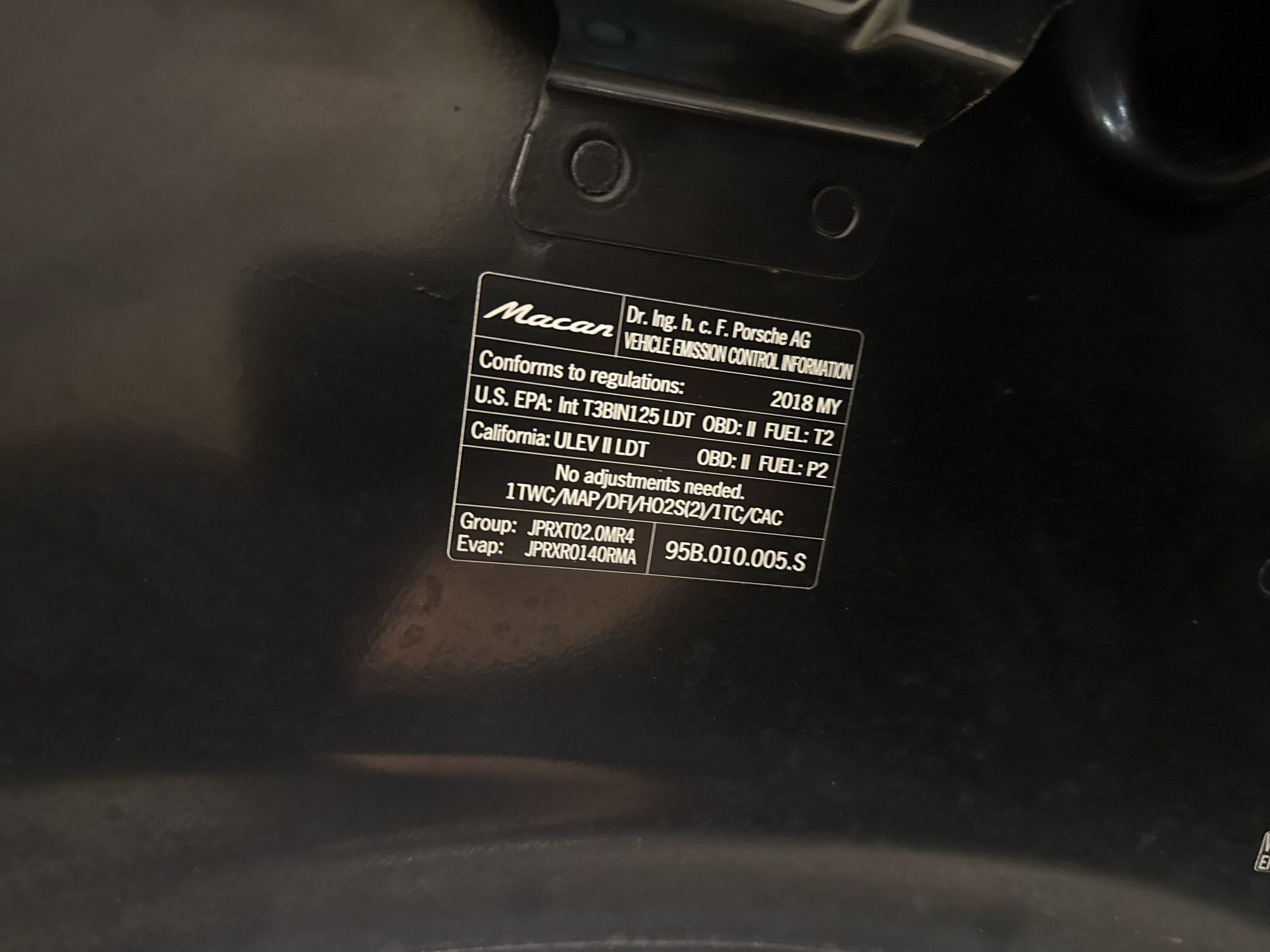 Used 2018 Porsche Macan AWD/4WD image 35