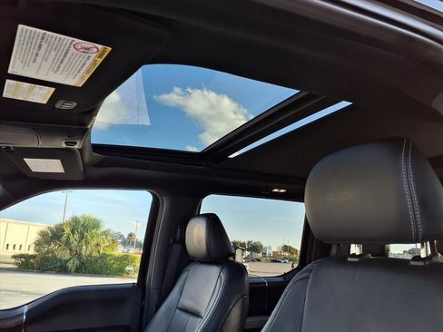 Used 2022 Ford F250 Lariat w/ Black Appearance Package image 29