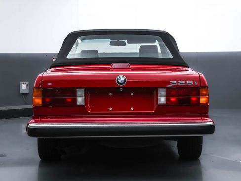 Used 1987 BMW 325i Convertible image 28