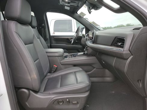 Used 2025 Chevrolet Tahoe LT image 14