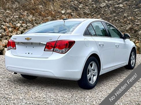 Used 2015 Chevrolet Cruze LT FWD image 2