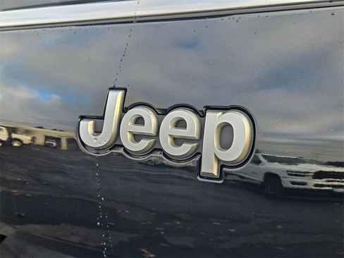 New 2025 Jeep Grand Cherokee L Laredo w/ Trailer Tow Package image 32