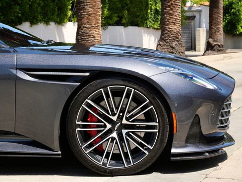 Used 2024 Aston Martin DB12 Coupe image 4