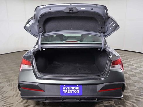 Used 2024 Hyundai Elantra SEL FWD image 14