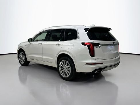 Used 2022 Cadillac XT6 Premium Luxury w/ Platinum Package AWD/4WD image 3