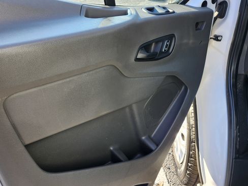 Used 2022 Ford E-Transit 148 High Roof Extended image 22