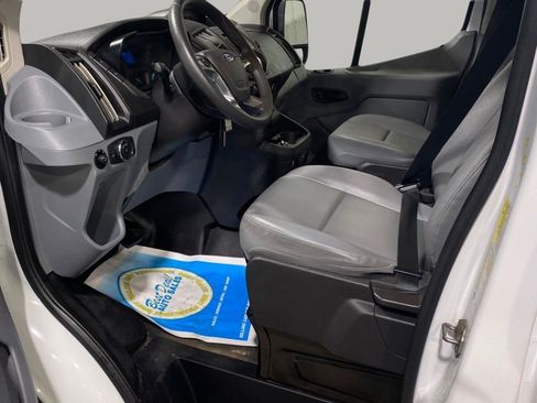 Used 2018 Ford Transit 250 130 Low Roof RWD image 11