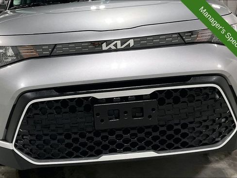 Used 2025 Kia Soul LX w/ LX Technology Package FWD image 33
