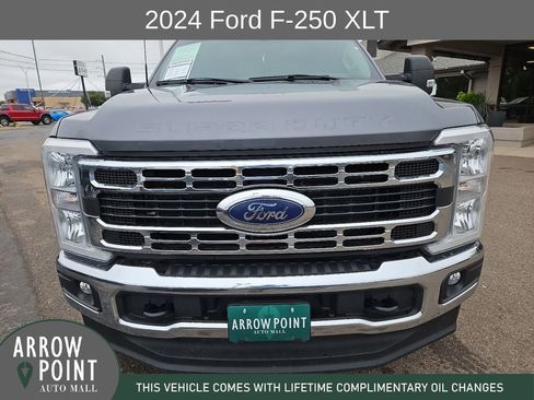 Used 2024 Ford F250 XLT AWD/4WD image 3