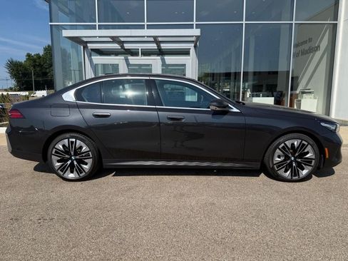 Certified 2026 BMW 540i xDrive AWD/4WD image 2