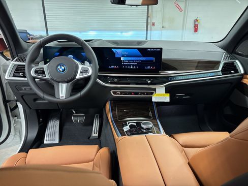 New 2026 BMW X5 xDrive50e w/ M Sport Package image 16