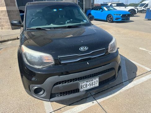 Used 2017 Kia Soul FWD image 3