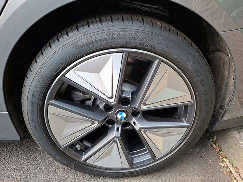 Used 2025 BMW i4 xDrive40i w/ Premium Package AWD/4WD image 6