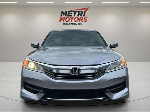 Used 2017 Honda Accord LX image 8