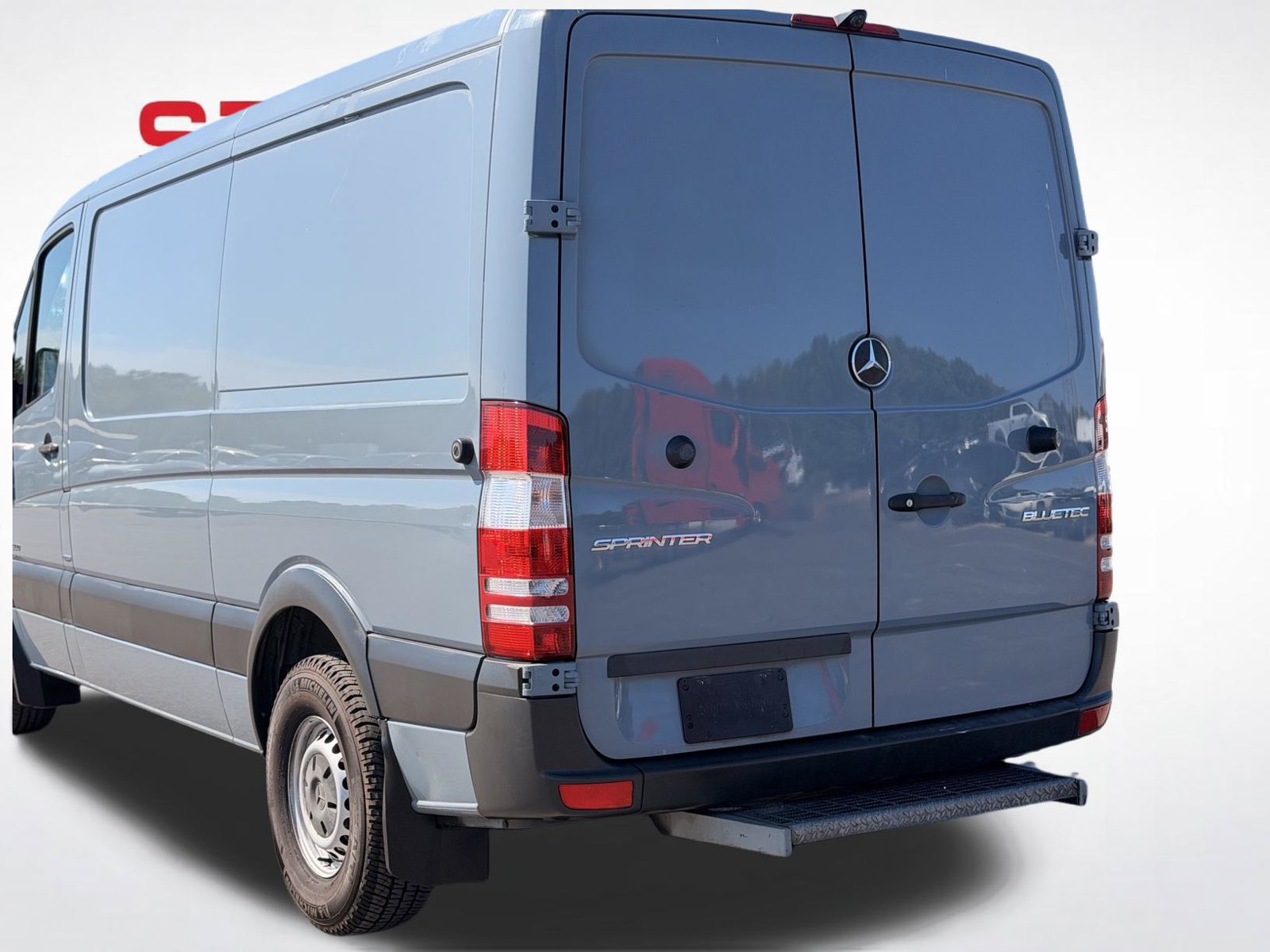 Used 2016 Mercedes-Benz Sprinter 2500 image 3