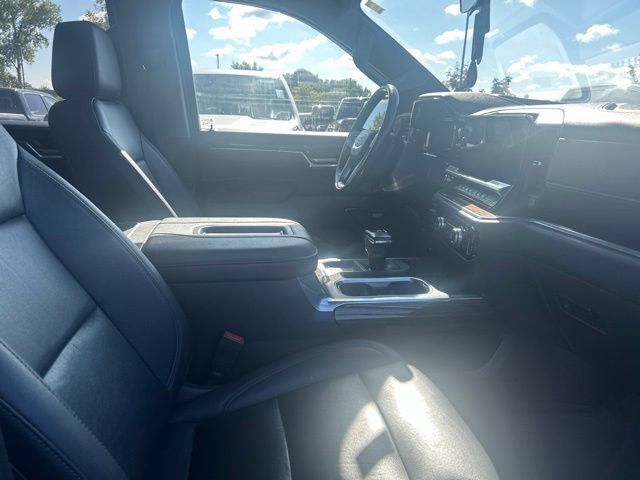 Used 2022 GMC Sierra 1500 Elevation w/ Elevation Premium Package AWD/4WD image 7