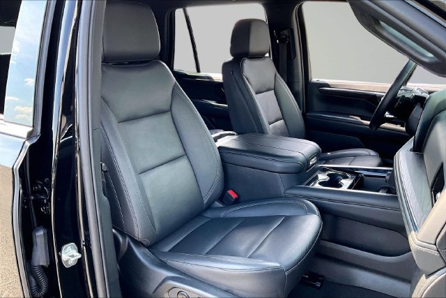 Used 2025 Chevrolet Tahoe LT AWD/4WD image 29